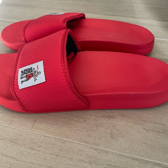 🔴Mens size 9 slip one sandals AND 1 Shatter - Picture 2 of 7